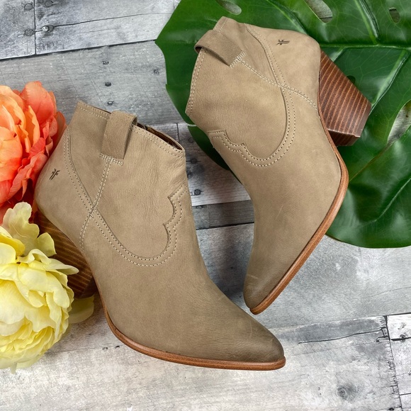 Frye Shoes - Frye Womans Ash Reina Leather booties boot 10